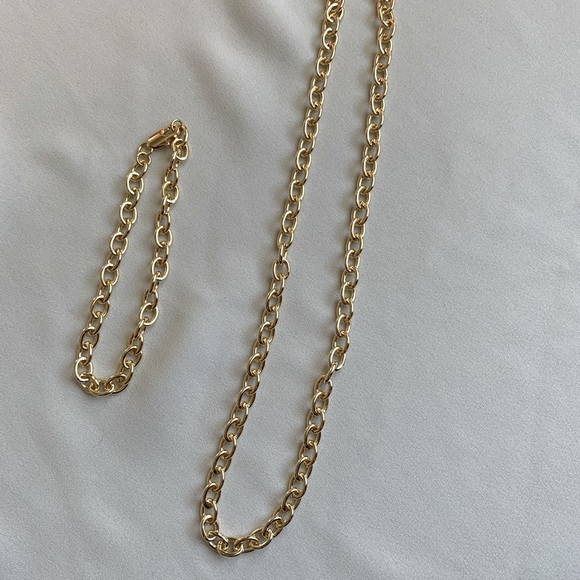 Gold Rolo Chain Necklace - 18 inches - Picture 7 of 7